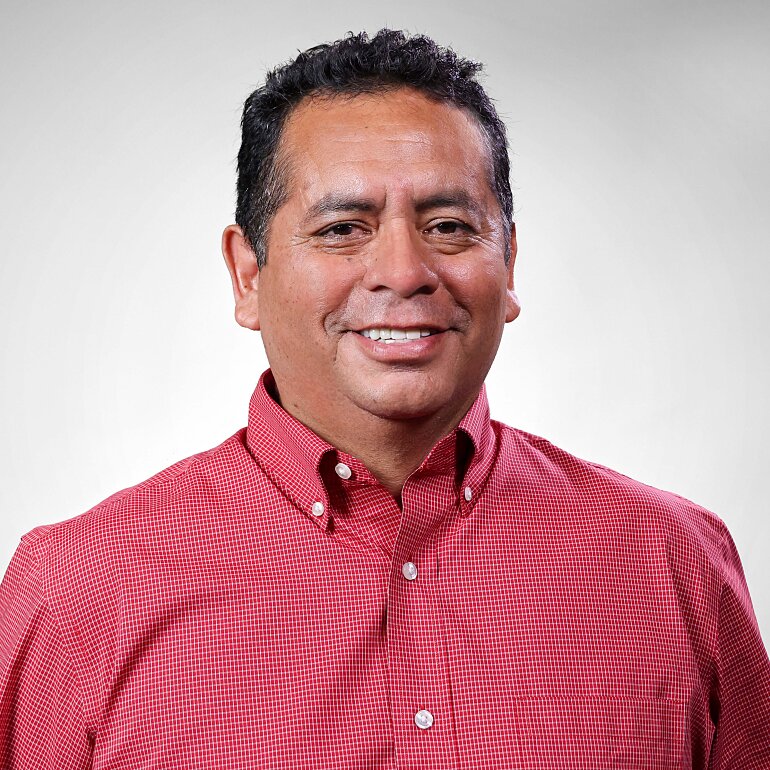 Dr. Humberto Medina
